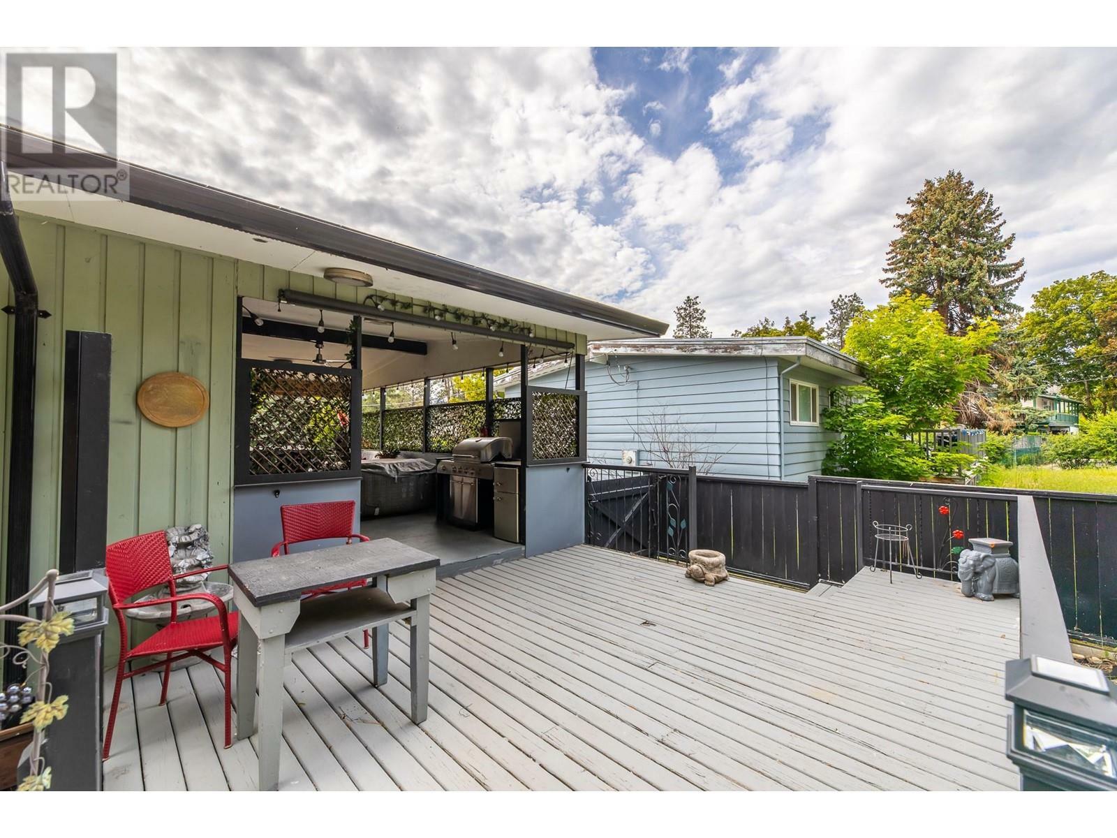 Property Photo: 611 East Side Road BC V0H 1R5