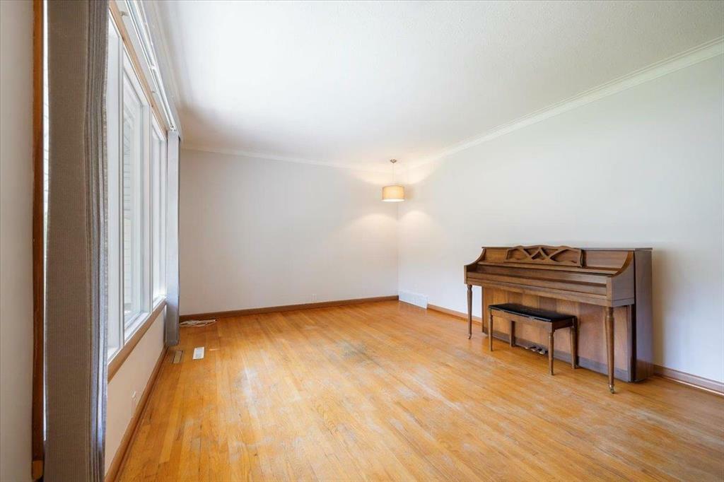 Property Photo:  485 Roberta Avenue  MB R2K 0K7 