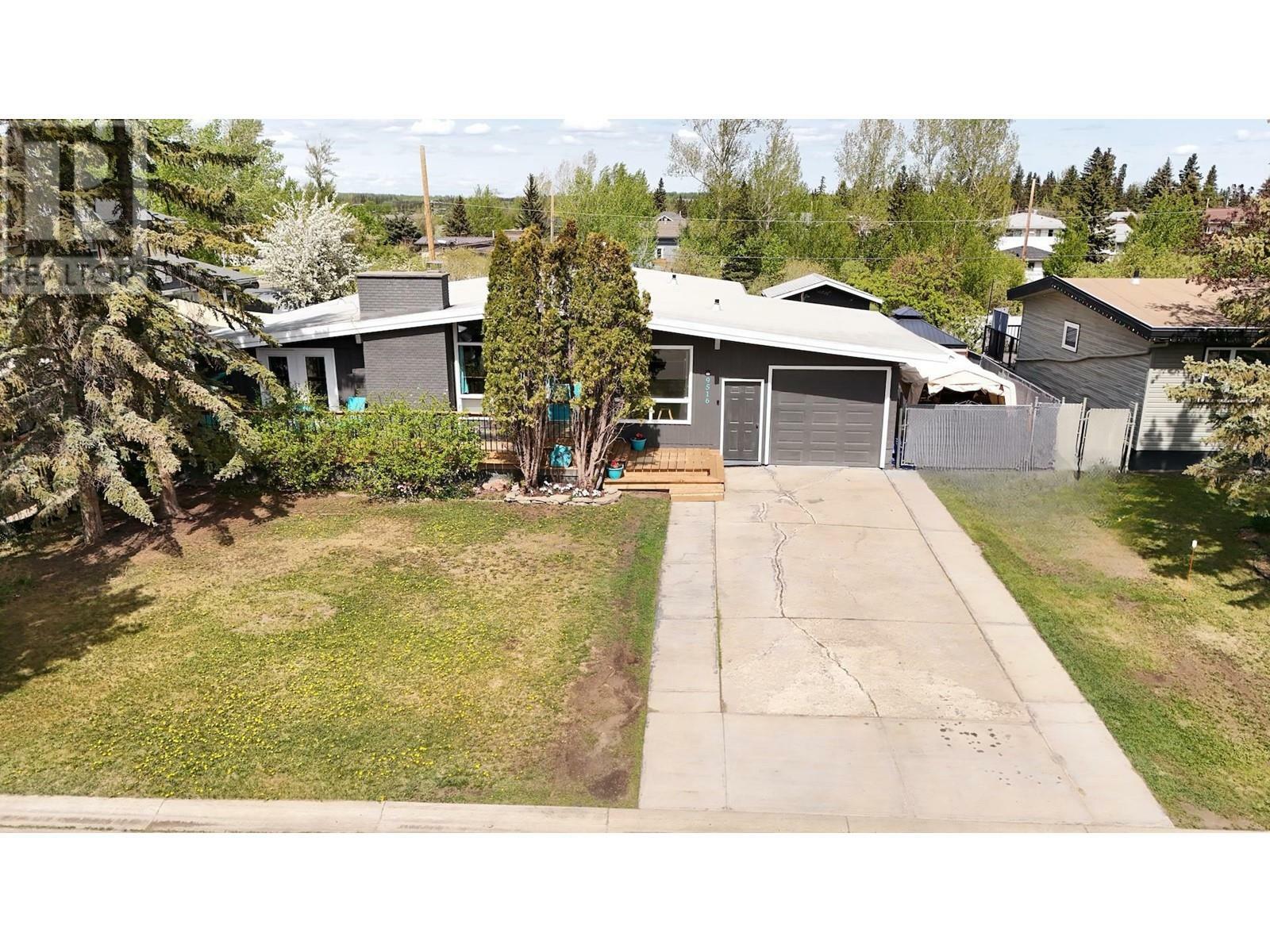 9516 113 Avenue  Fort St. John BC V1J 2W9 photo