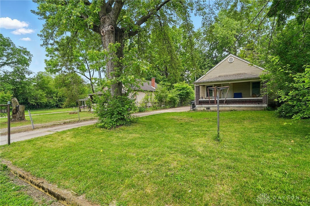 Property Photo: 3020 Seneca Street OH 45044