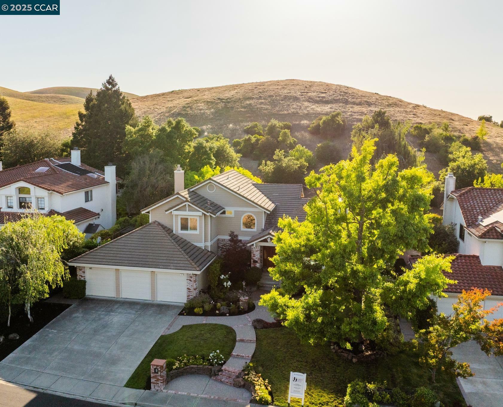 Property Photo: 40 Northview Ct CA 94506