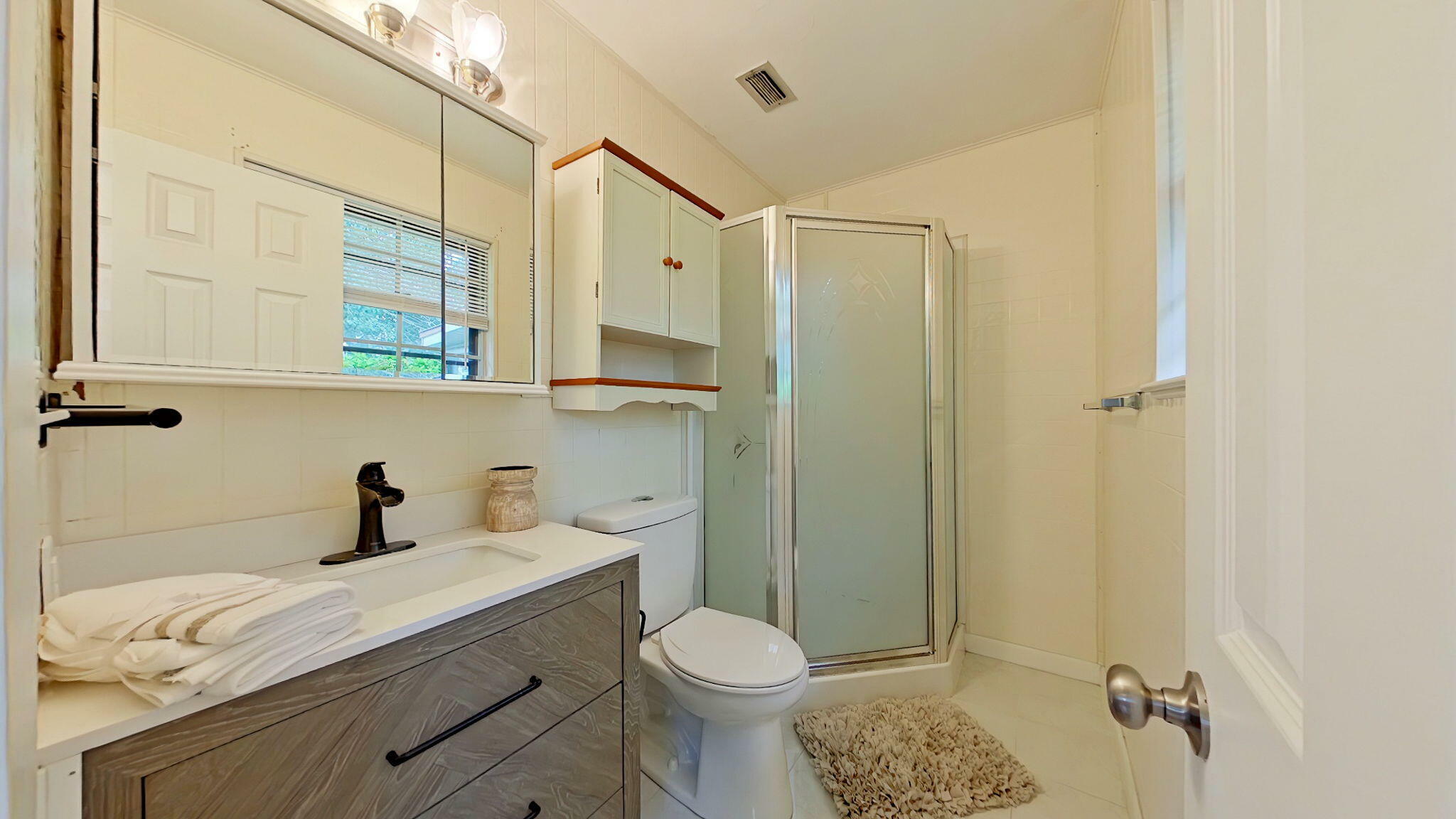 Property Photo: 1111 Coral Drive FL 32578