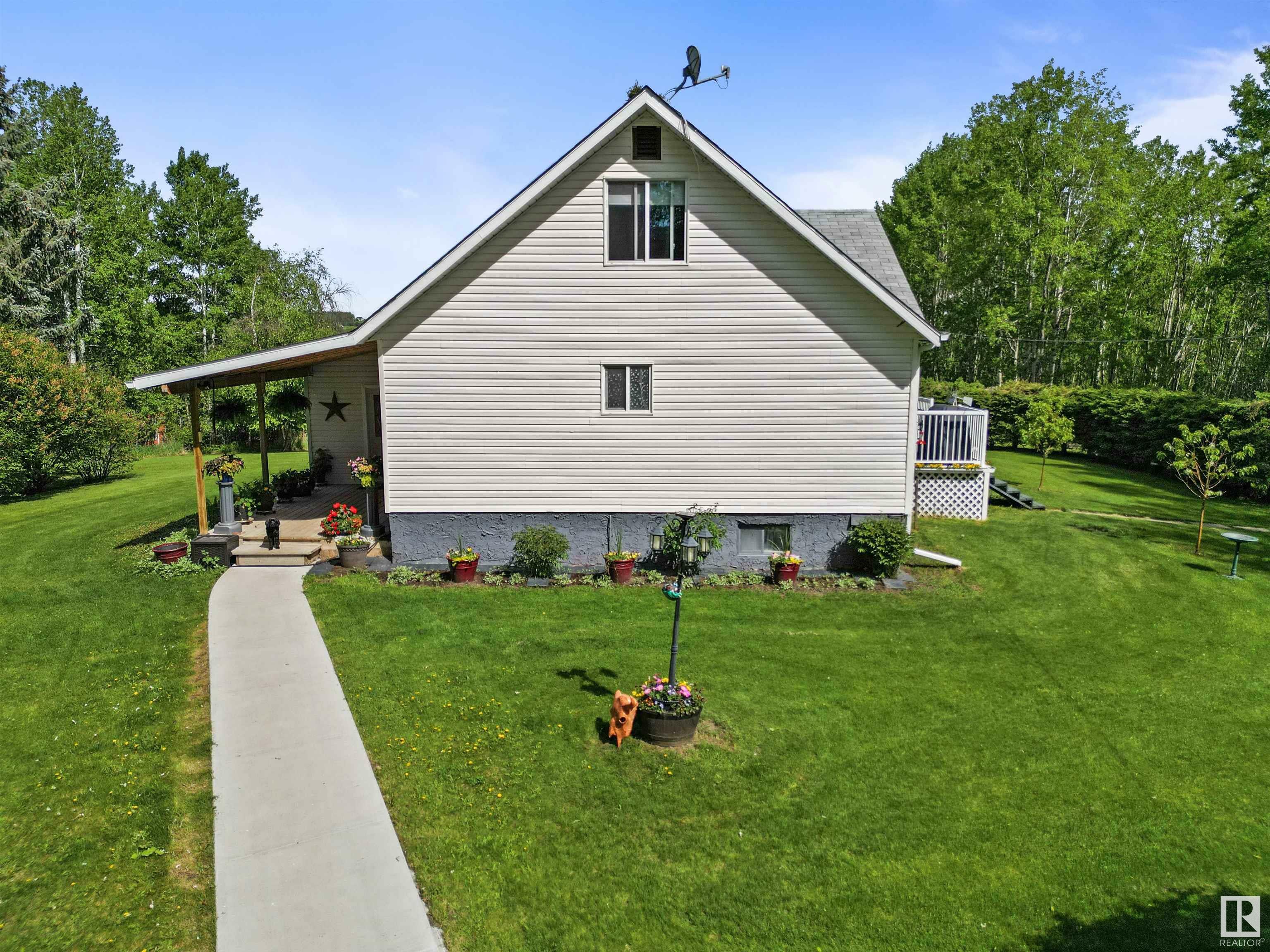 Property Photo: 8006 Twp Road 504 AB T7A 2A2