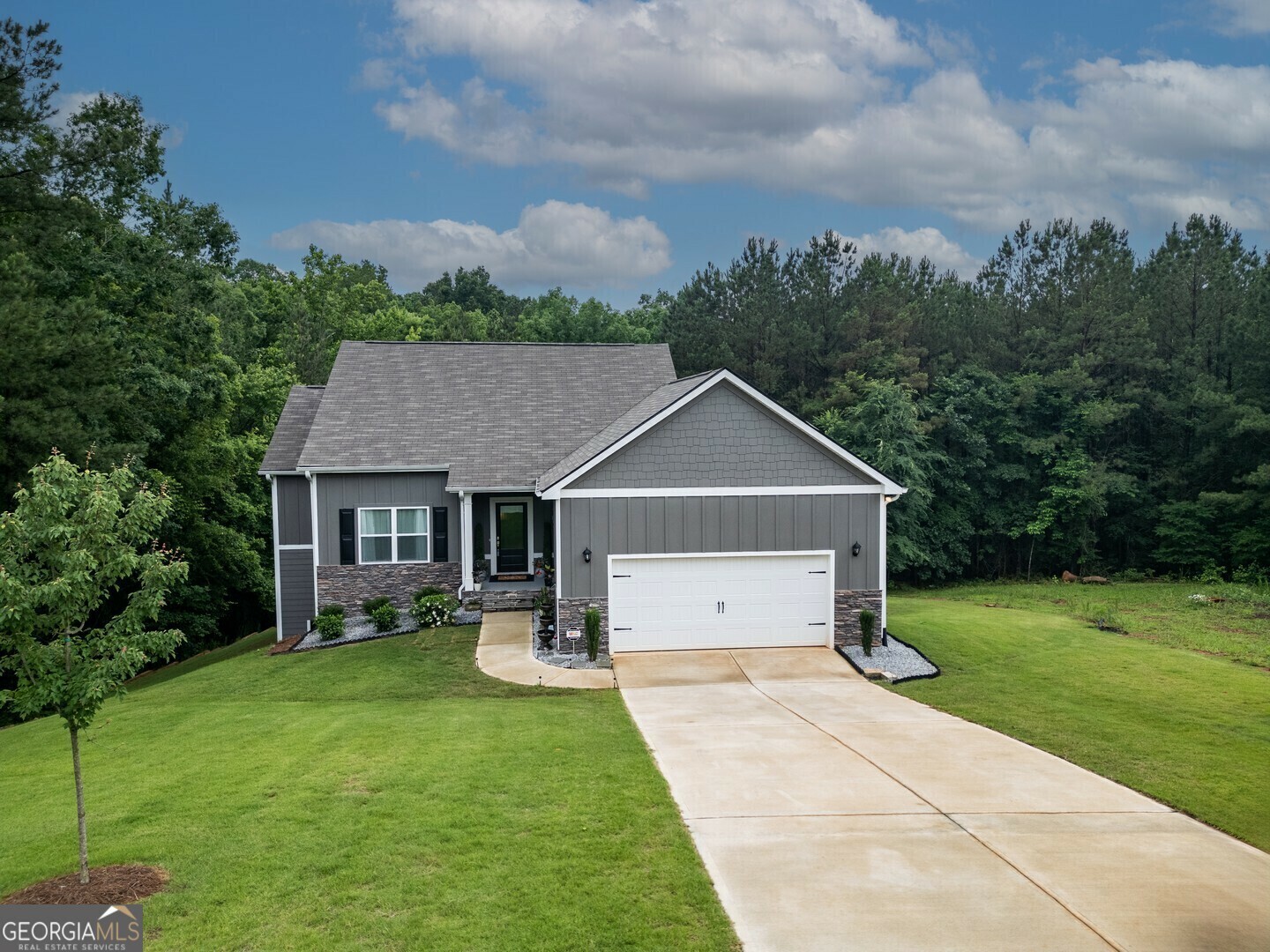 Property Photo: 151 Genessa Court GA 30055