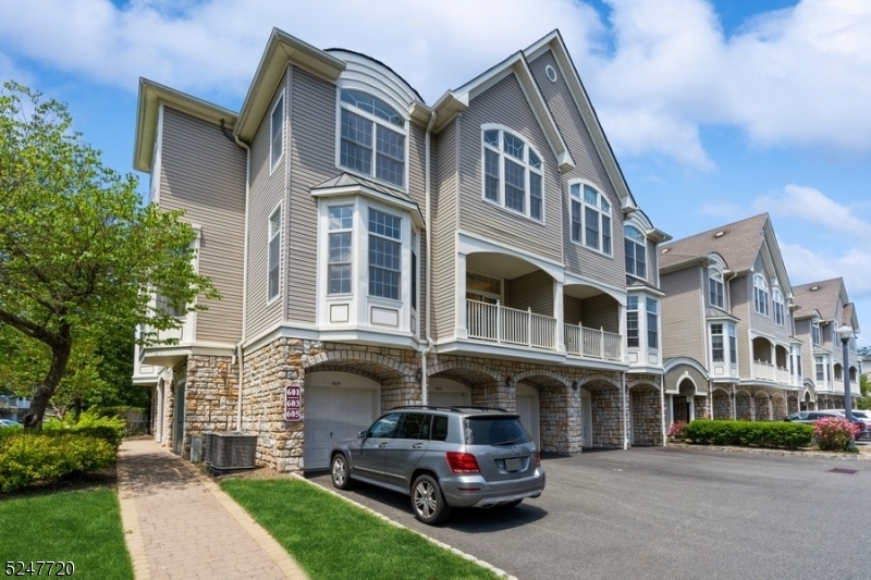 Property Photo: 605 Binghampton Ln NJ 07039