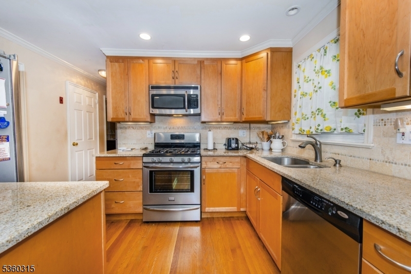 Property Photo: 464 Dorchester Rd NJ 07450