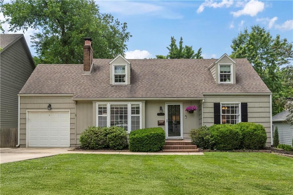 Property Photo: 7332 Cherokee Drive KS 66208