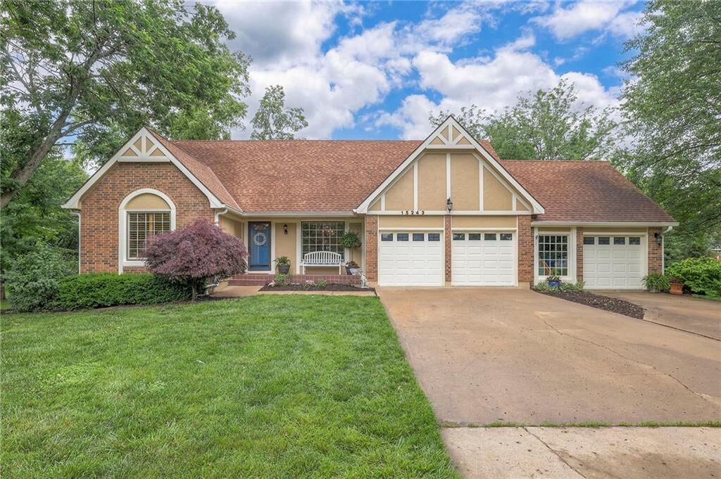 Property Photo: 15243 Long Street KS 66221