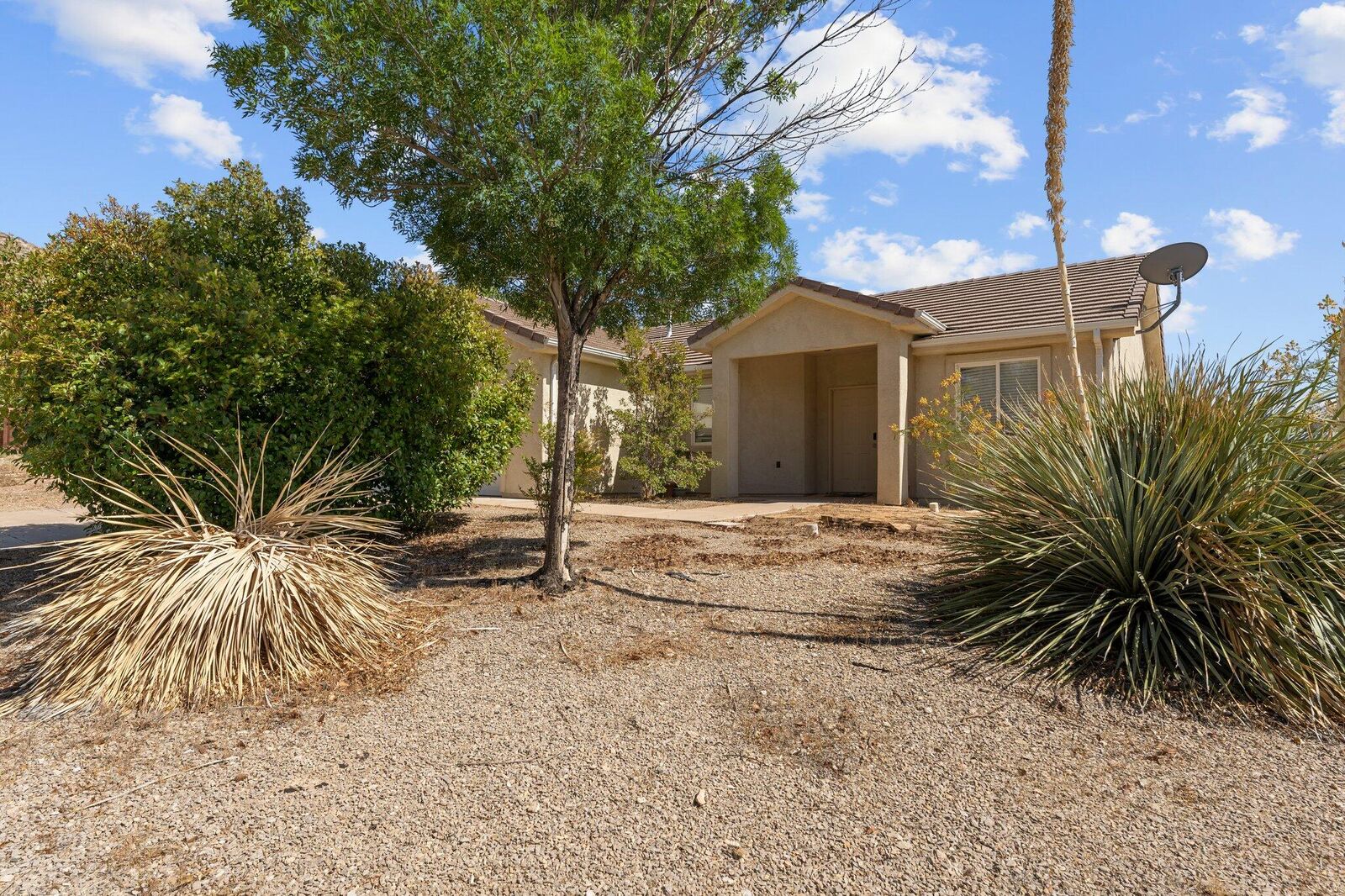 Property Photo: 154 E Cyndi Ln UT 84745
