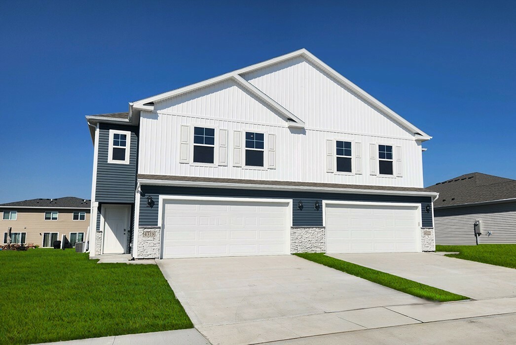 Property Photo: 4305 NE 13th Street IA 50021