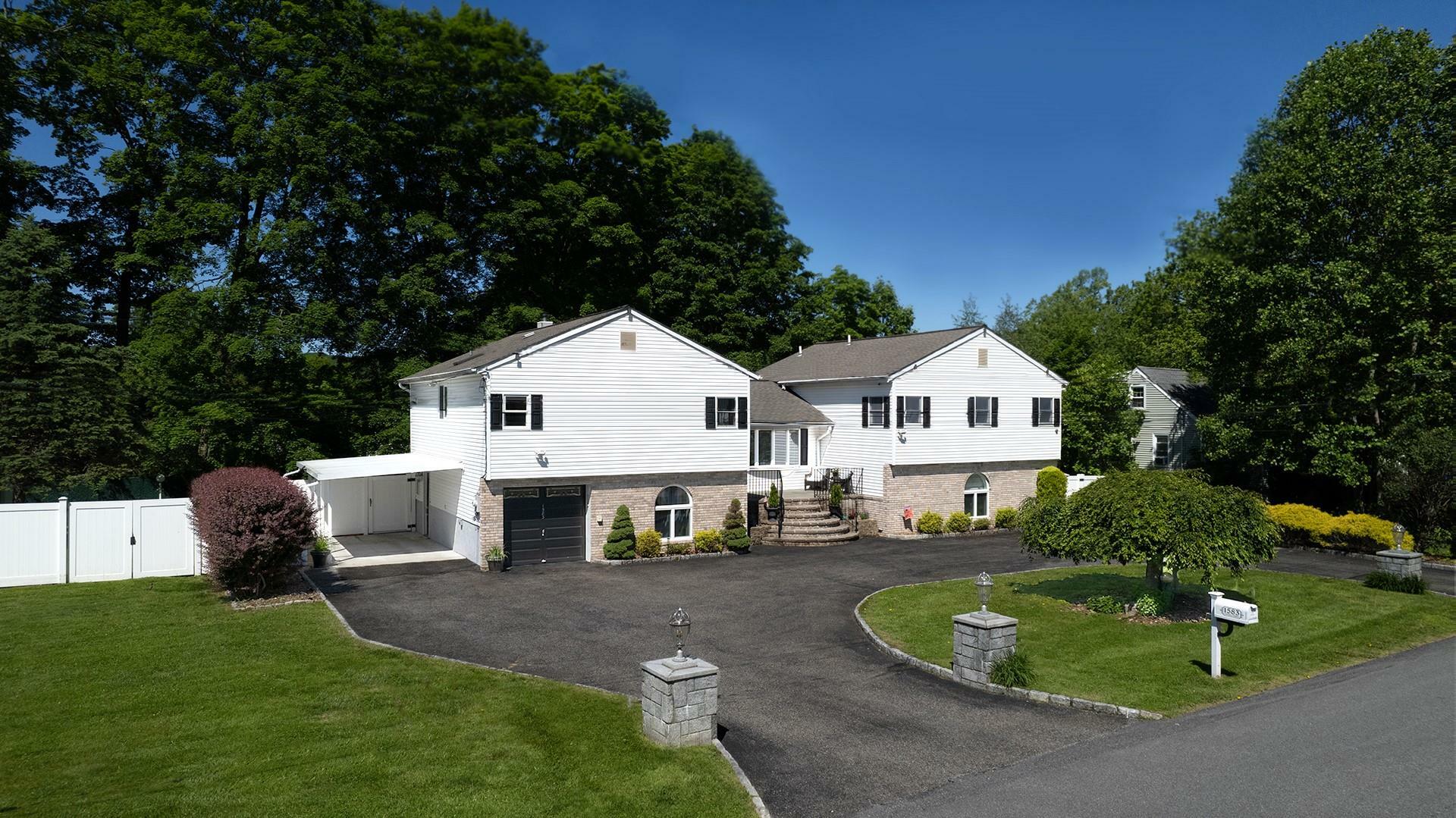 Property Photo: 1583 Central Street NY 10598