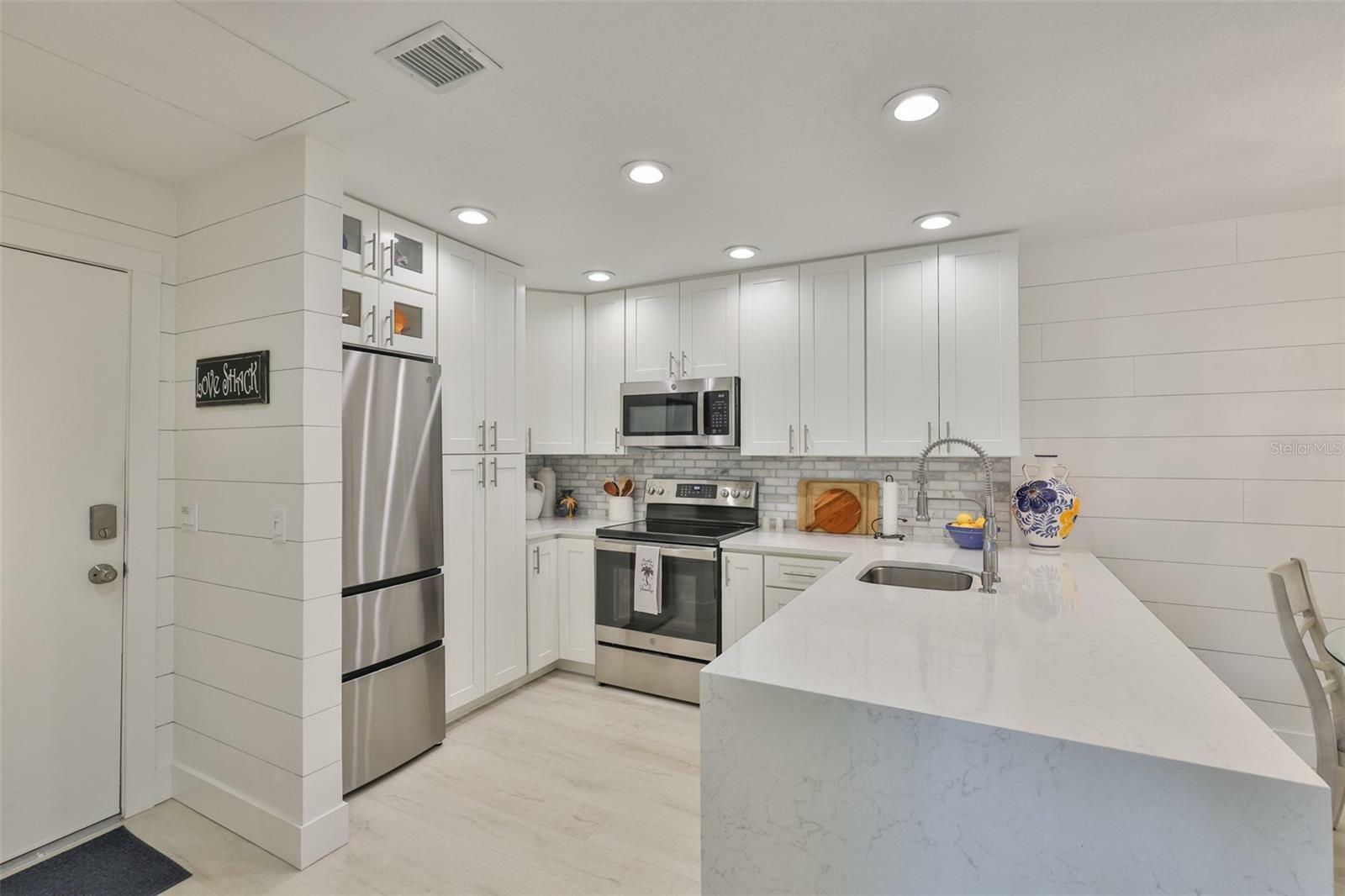 Property Photo: 230 Medallion Boulevard F FL 33708
