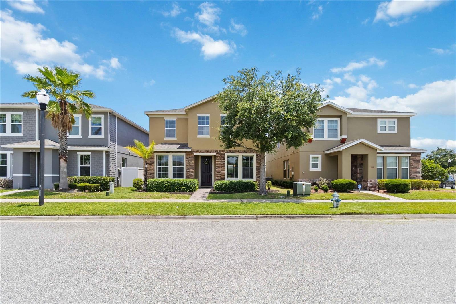 Property Photo: 5217 Creekside Park Avenue FL 32811