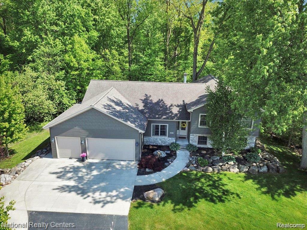 Property Photo: 5257 Brookshire Drive MI 48003 8797