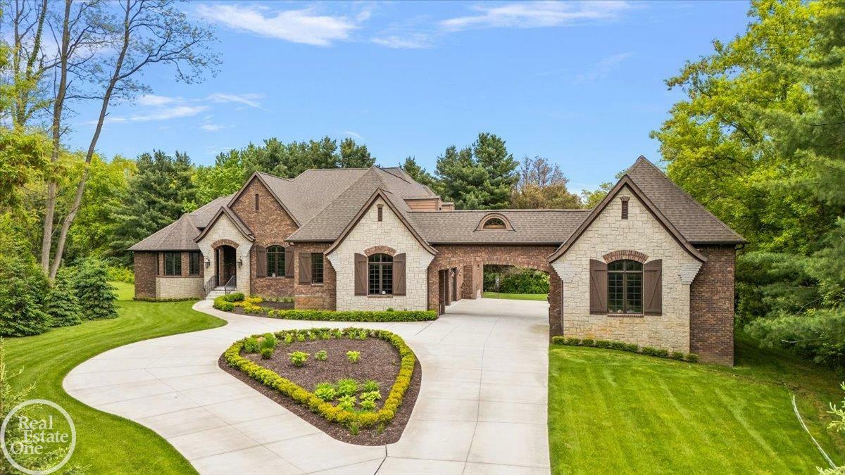 Property Photo: 60330 Mount Vernon Road MI 48306-2036