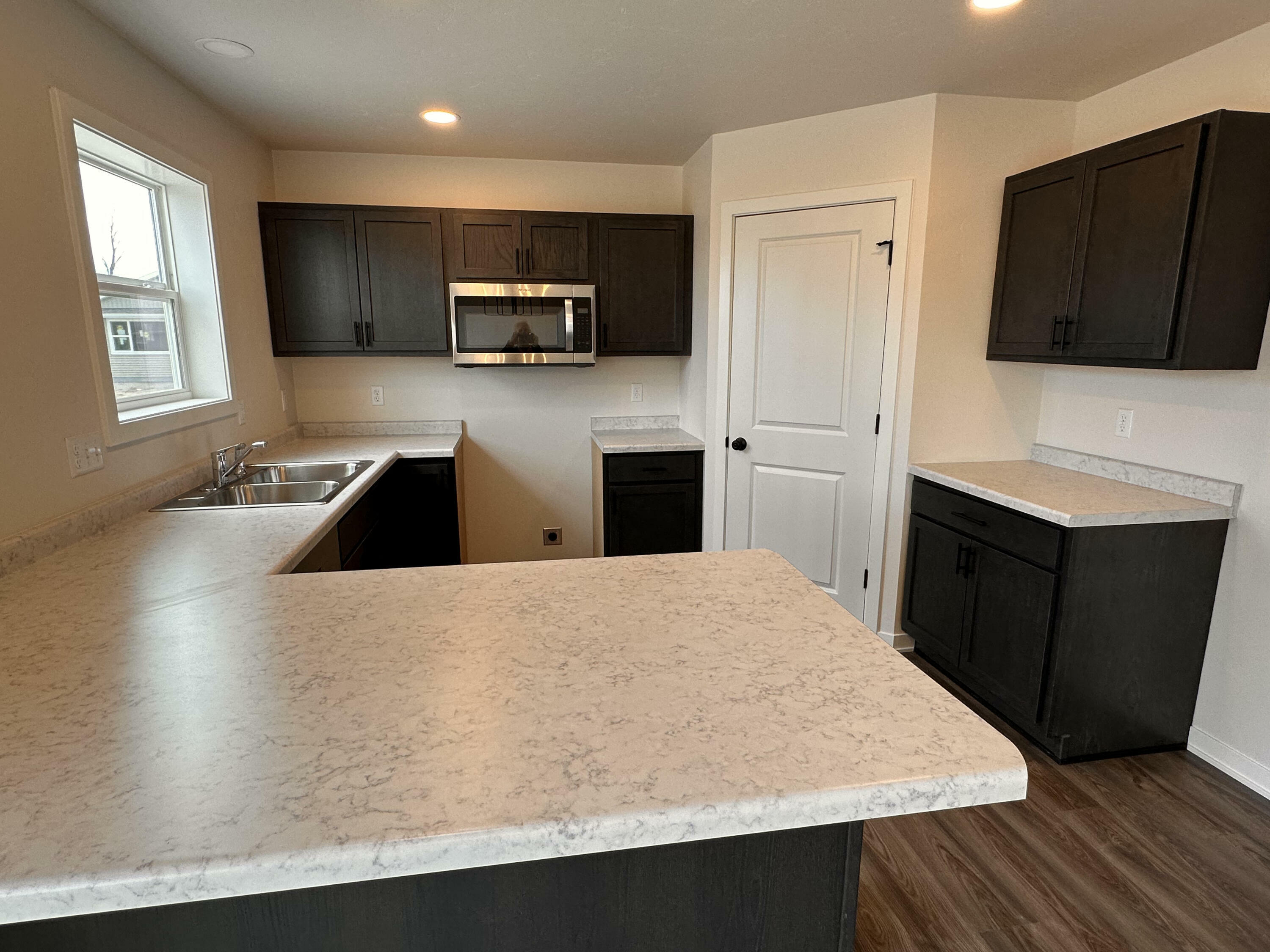 Property Photo: 1011 McNish Ct WI 53085