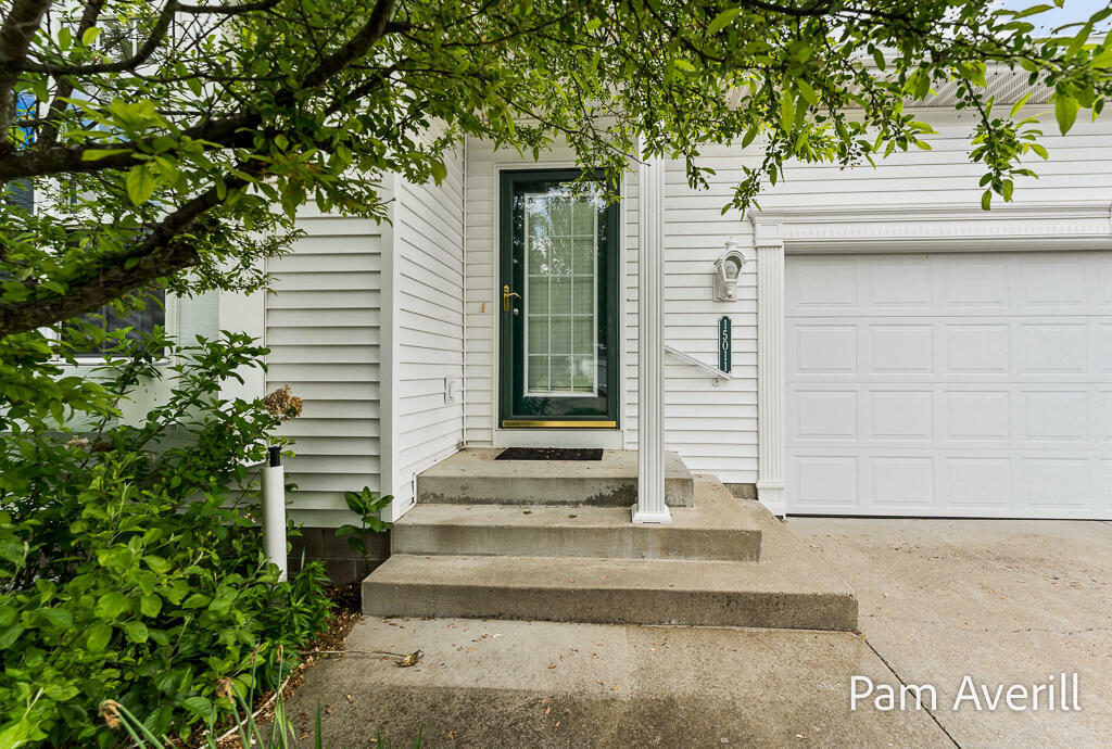 Property Photo: 15011 Saddlebrook Trail MI 49456