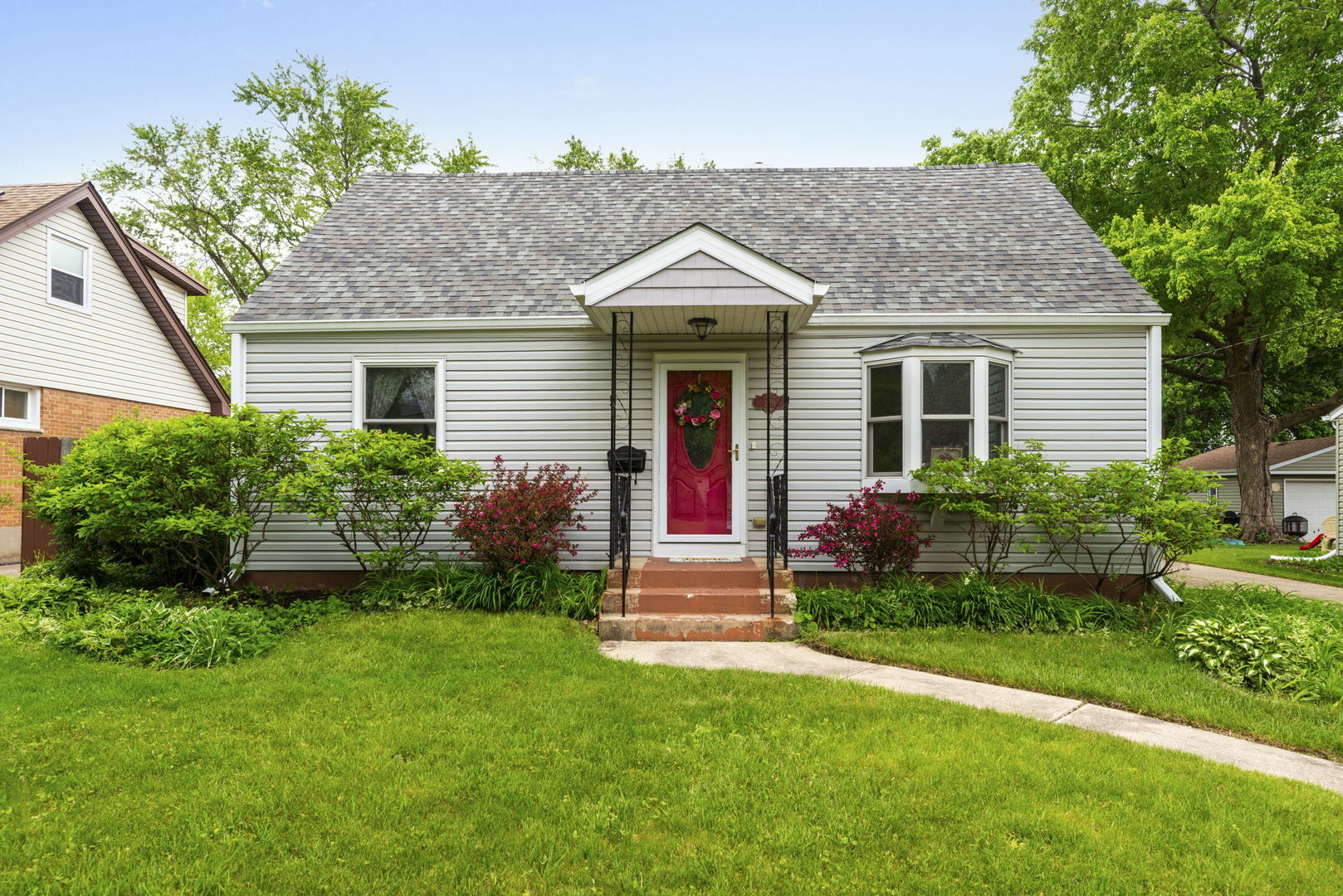 Property Photo: 229 N Marion Avenue IL 60103