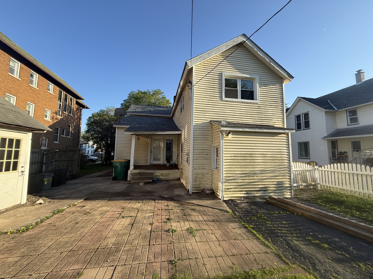Property Photo: 705 Campbell Street IL 60435
