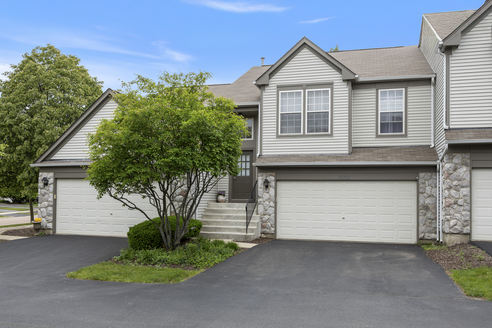 Property Photo: 3132 Ollerton Avenue IL 60502