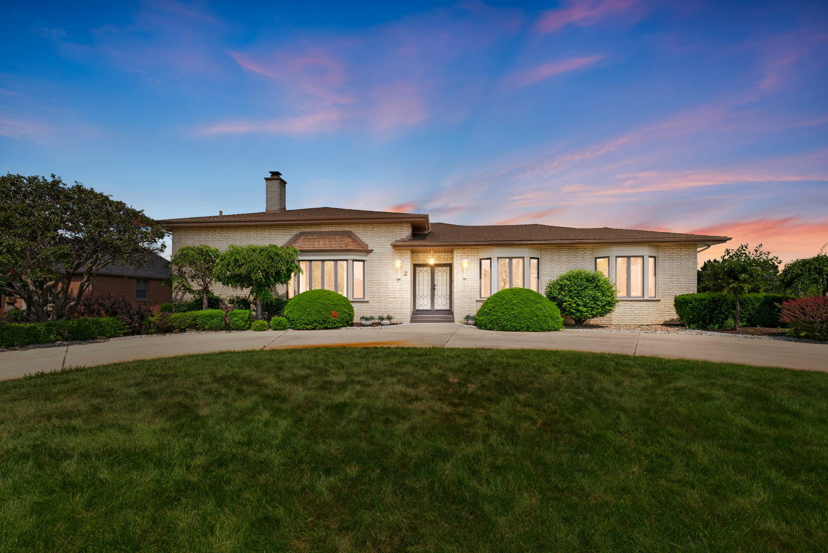 Property Photo: 2 Hamilton Lane IL 60523