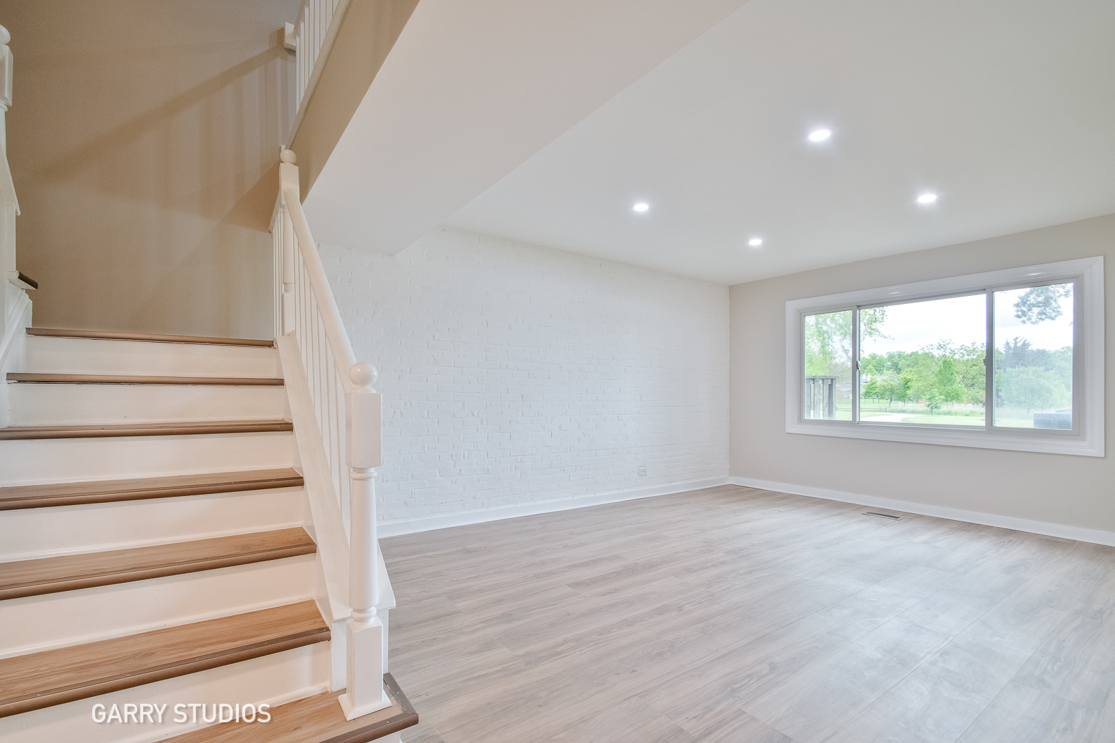 Property Photo:  205 Lakeshore Lane  IL 60108 