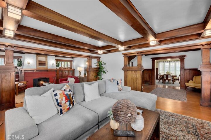 Property Photo:  4039 W 7th Street  CA 90005 