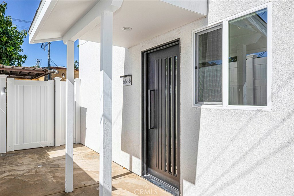 Property Photo:  6638 Lindley Avenue  CA 91335 