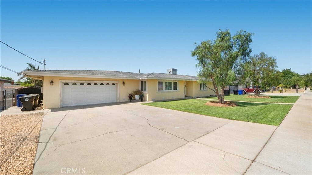 Property Photo: 17623 Pine Avenue CA 92335