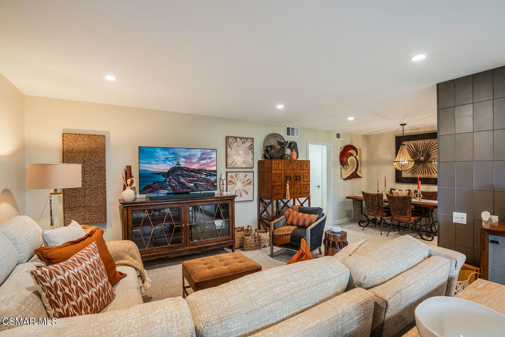 Property Photo:  31556 Agoura Road 2  CA 91361 