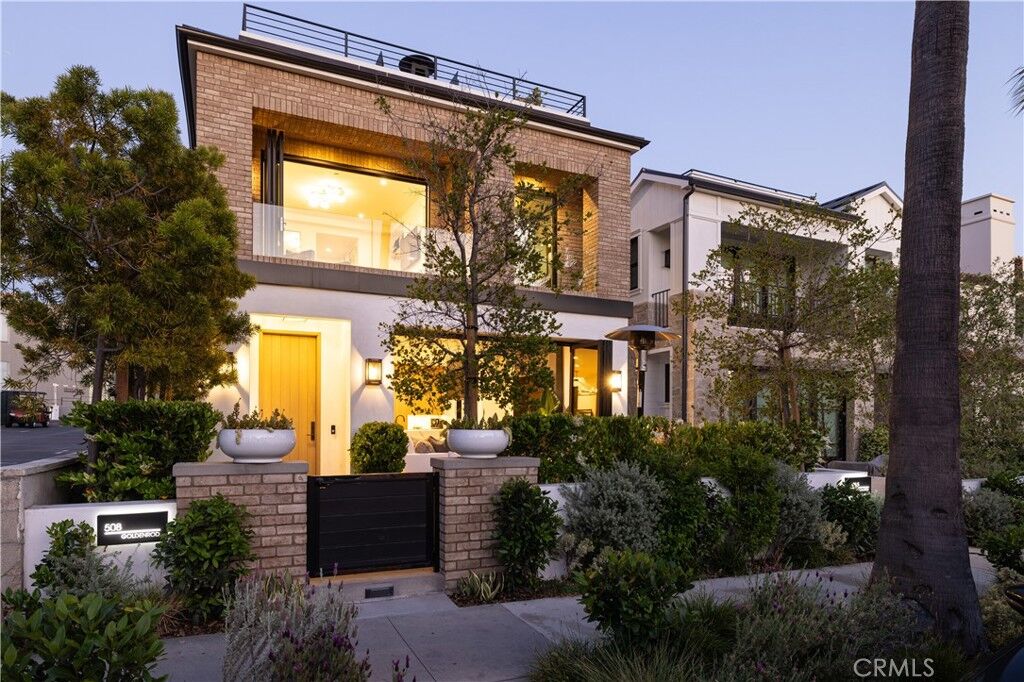 Property Photo:  508 Goldenrod Avenue  CA 92625 