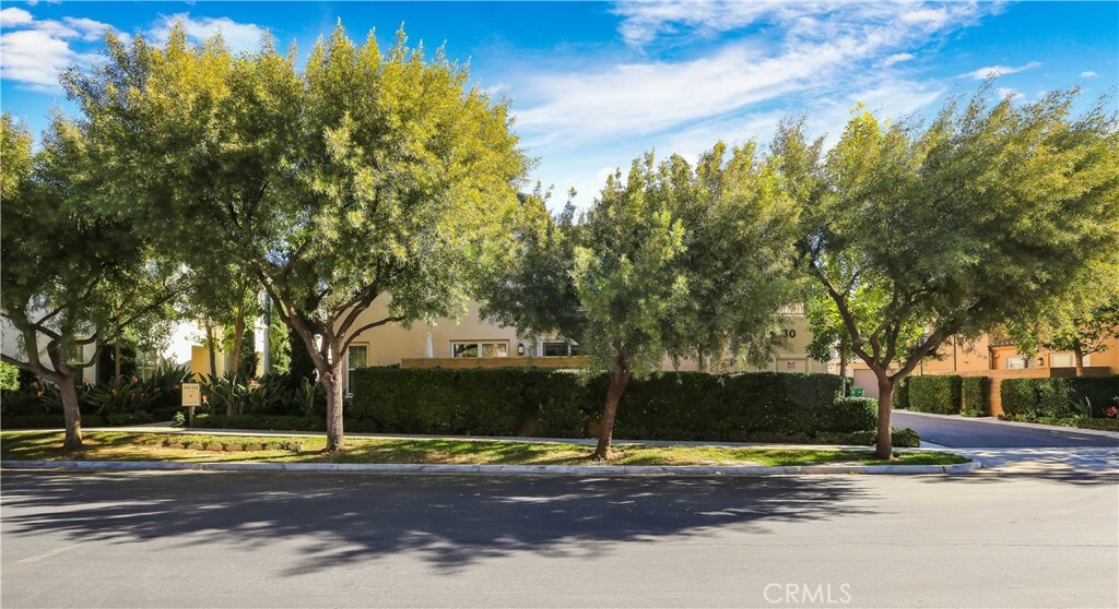 Property Photo: 220 Kempton CA 92620