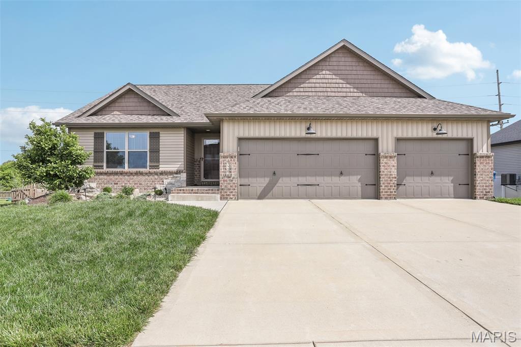 Property Photo:  520 W 5th Street  IL 62281 