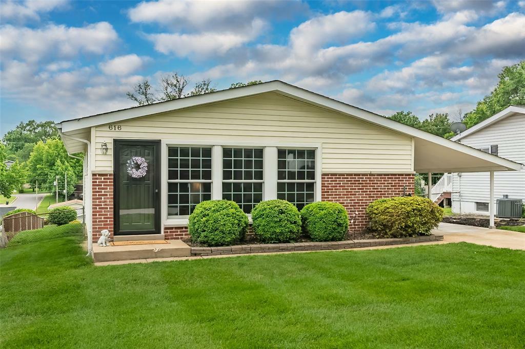 Property Photo:  616 Acorn Drive  MO 63126 