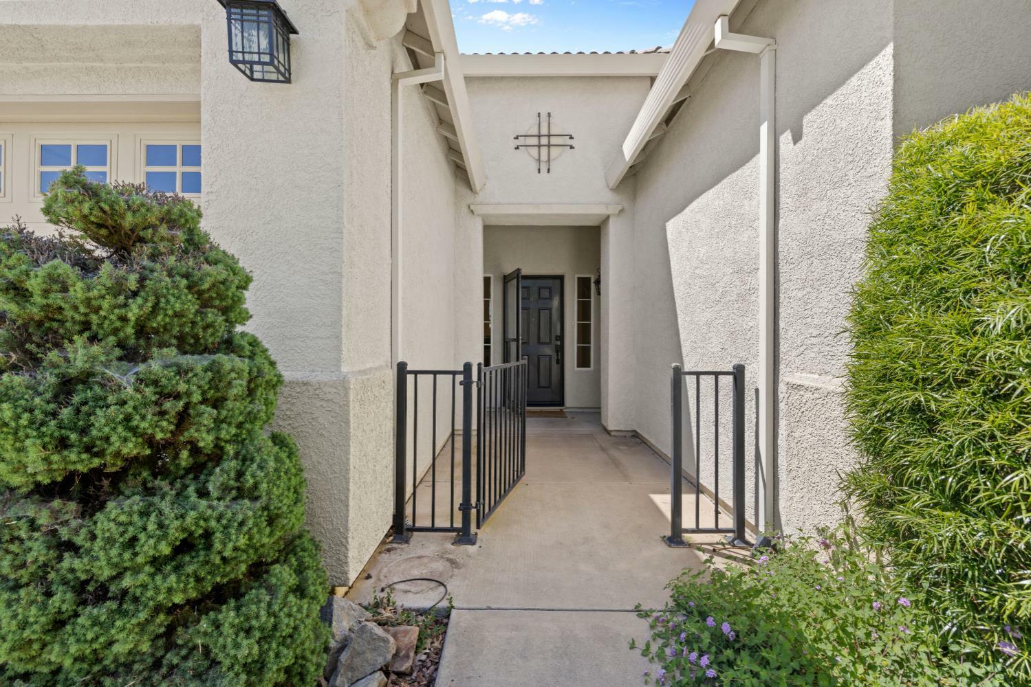 Property Photo:  114 Slate Ridge Court  CA 95762 
