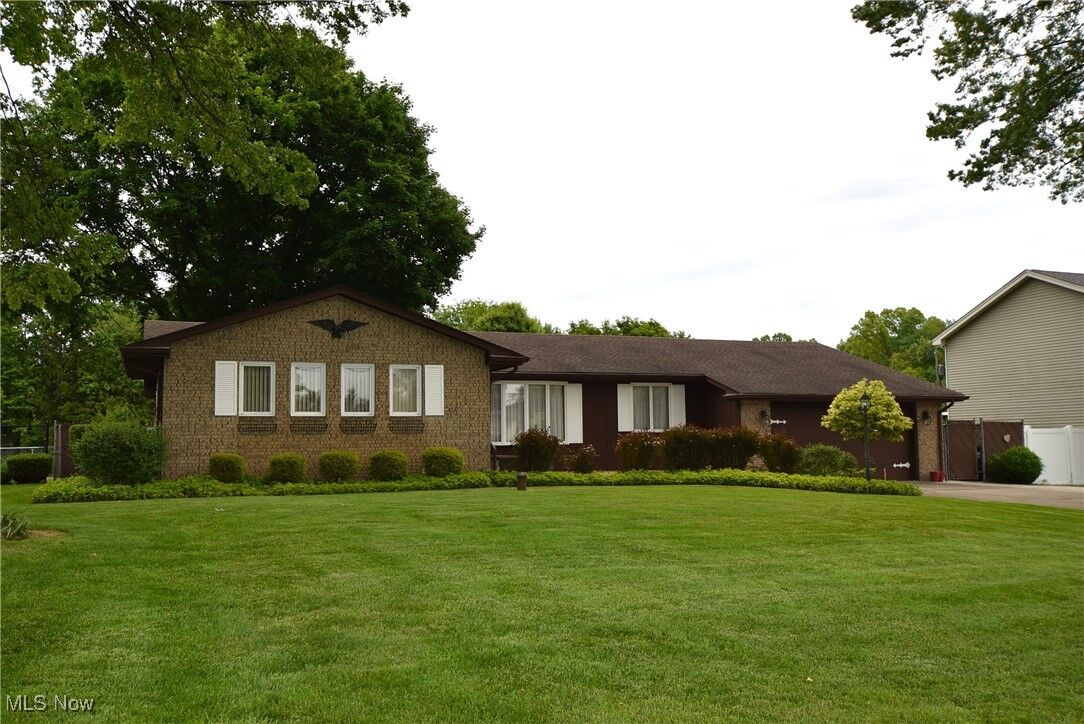 Property Photo:  4481 Green Glen Drive  OH 44511 