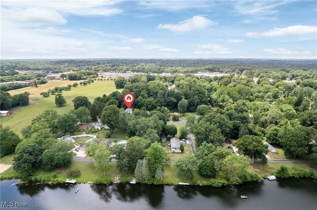 Property Photo: 2996 Kemble Avenue OH 44319