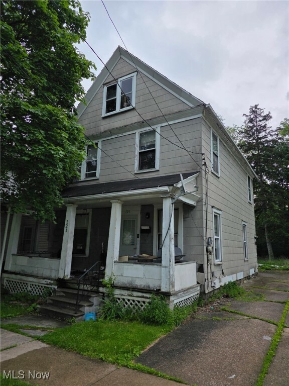 Property Photo: 121 Parkview Court OH 44035