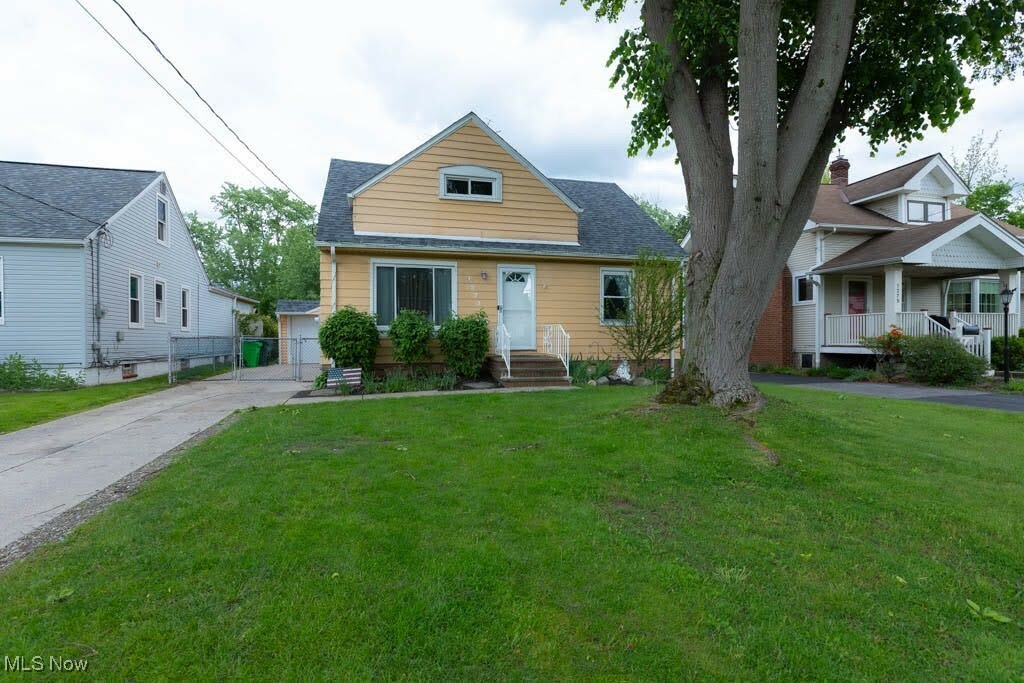 Property Photo: 1271 Lander Road OH 44124