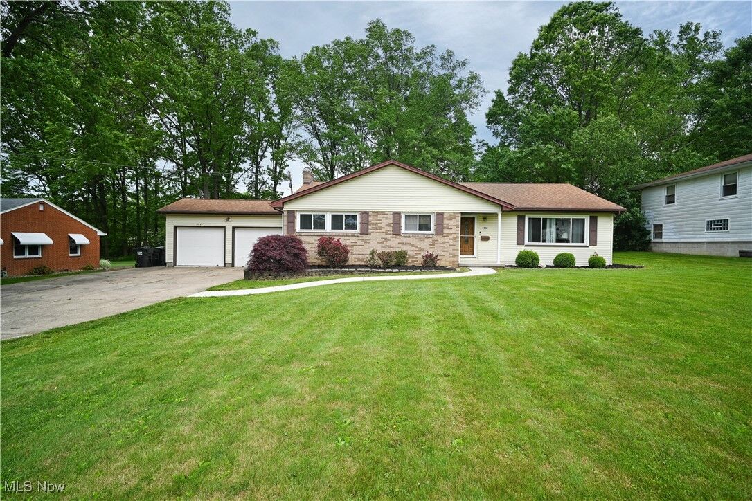 Property Photo:  5642 Yorktown Lane  OH 44515 
