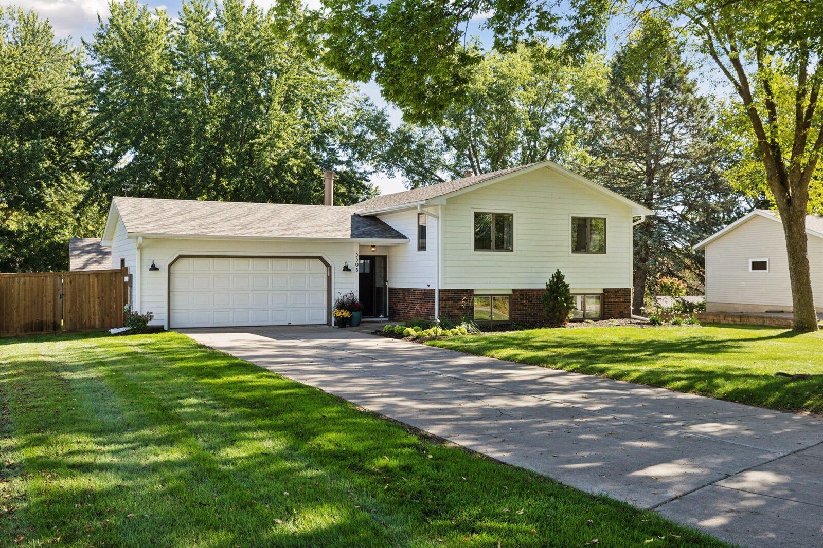 Property Photo:  5593 Obrien Avenue N  MN 55082 
