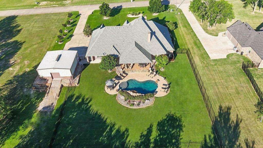Property Photo: 1387 Shadow Lakes Drive TX 75169