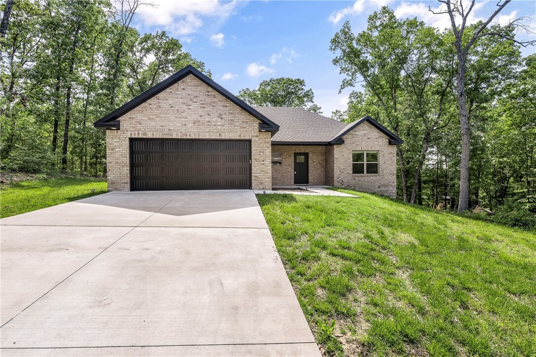 Property Photo:  19 Theale Lane  AR 72714 