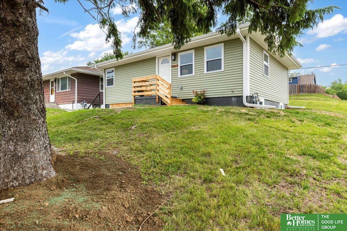 Property Photo: 5923 S 50 Street NE 68117