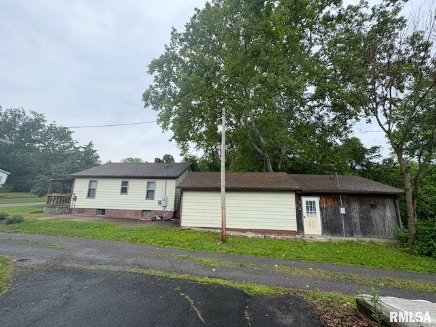 Property Photo: 1315 Gartside Street IL 62966