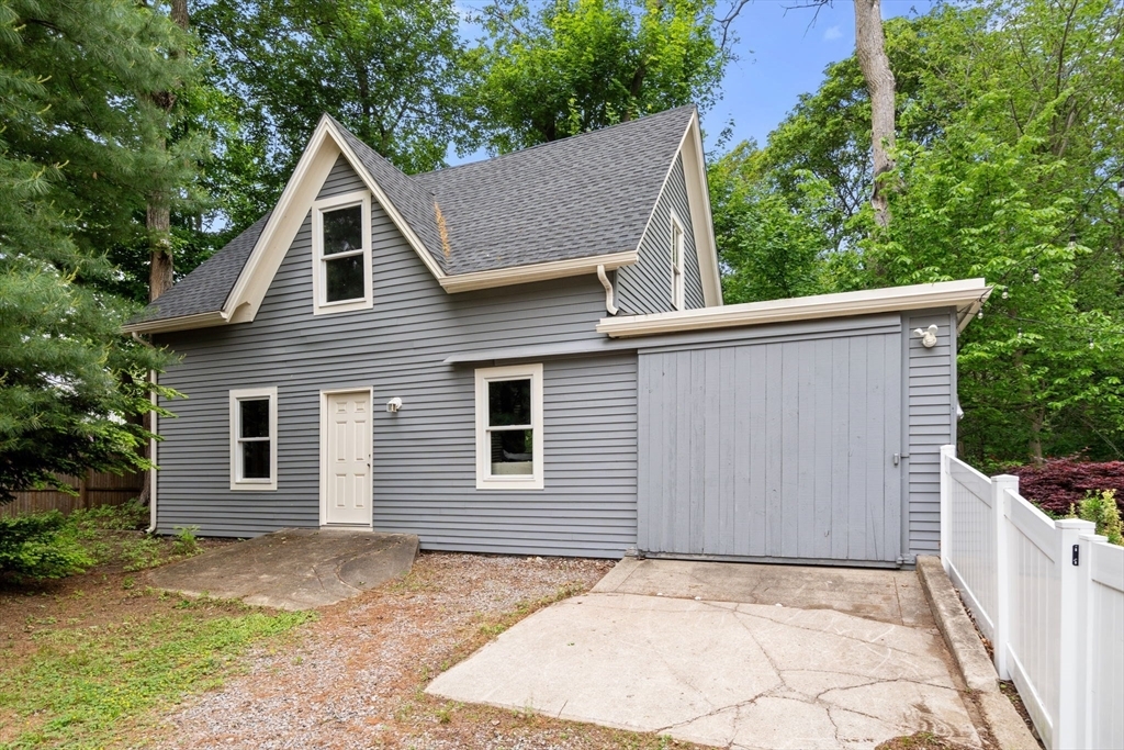 Property Photo: 321-323 Lake Ave 323 MA 02461