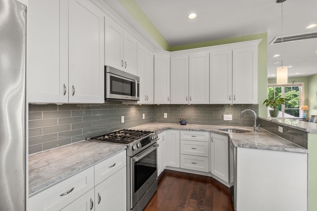 Property Photo: 370 Beech Street 2 MA 02131
