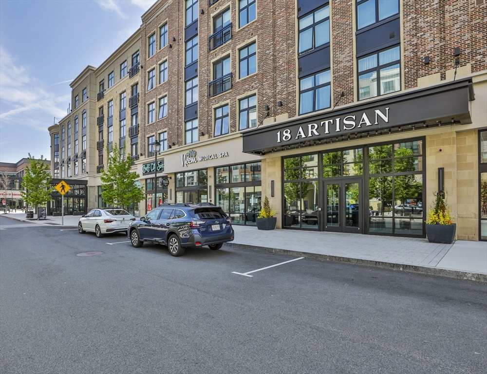 Property Photo: 18 Artisan Drive 208 NH 03079