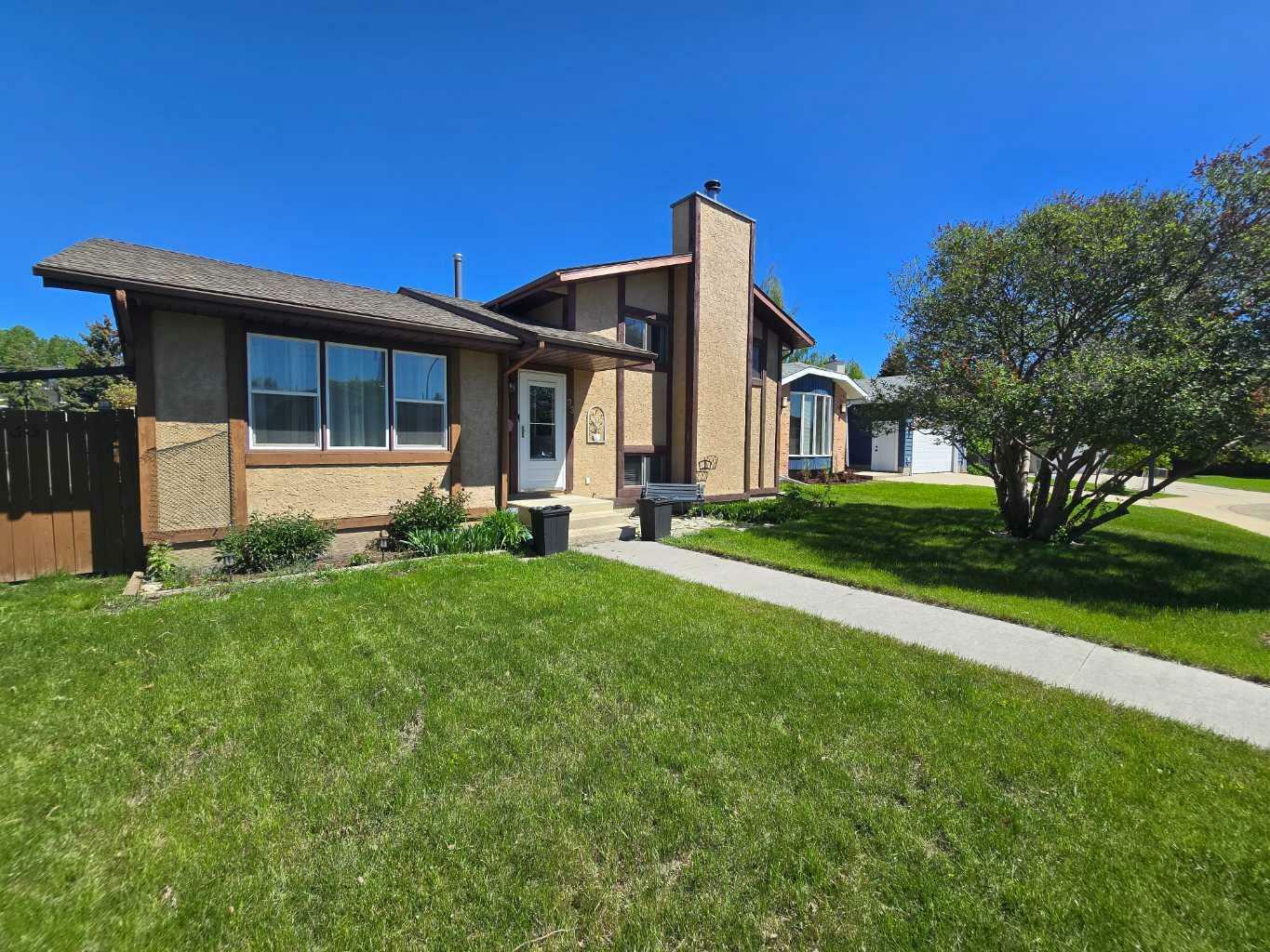 33 Byer Close  Red Deer AB T4R 1S1 photo