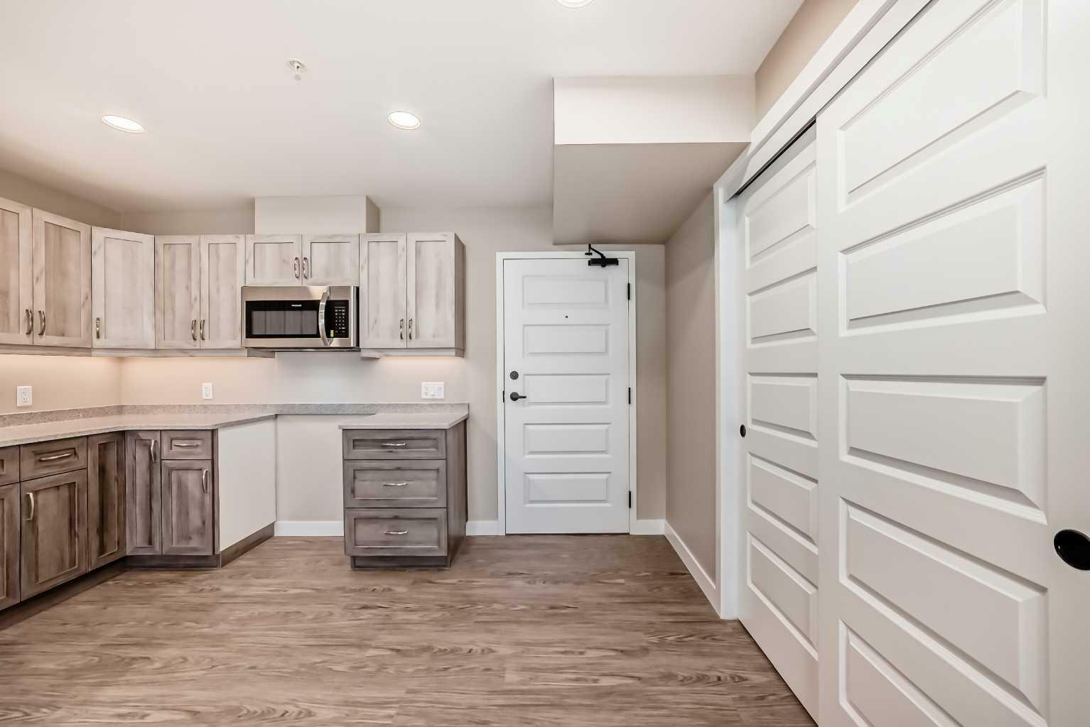Property Photo: 404 1 Avenue SE 206 AB T0L 0H0